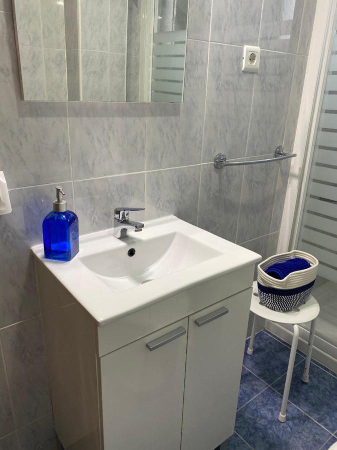 Cris House, Arroyo De La Miel Apartment เบนัลมาเดนา ภายนอก รูปภาพ